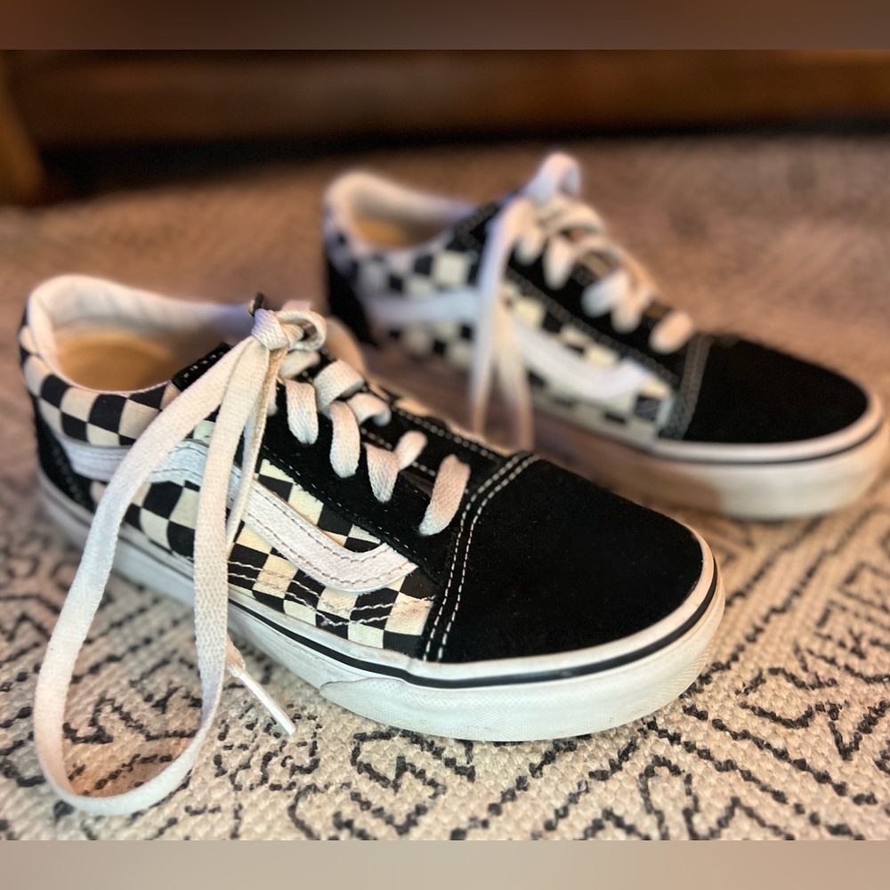 Vans - Picture 2 of 5